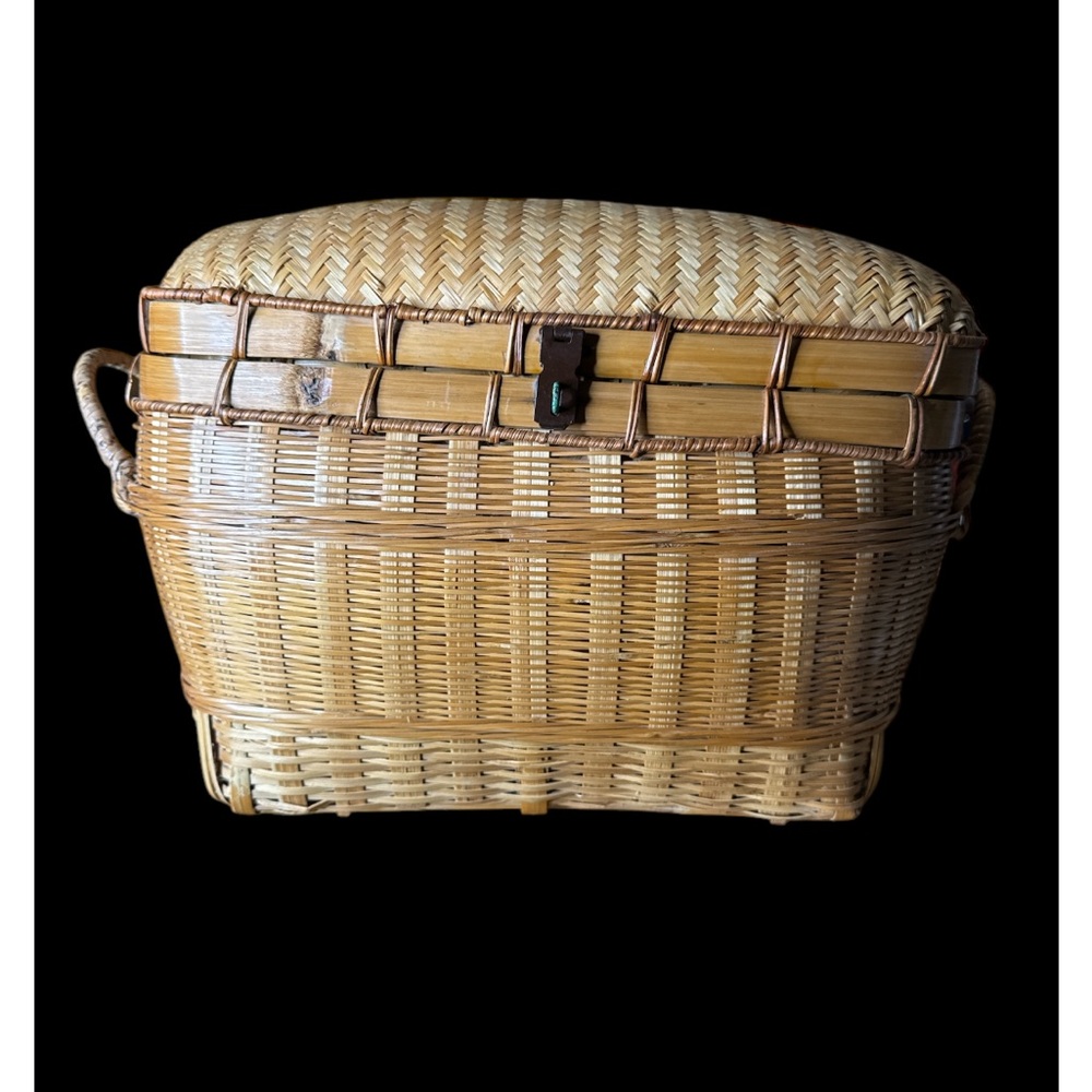 Vintage Asian Wicker Ratan Basket W/Handles And Brass Hinges 16”x9.5”x 11” Tall - Picture 2 of 7